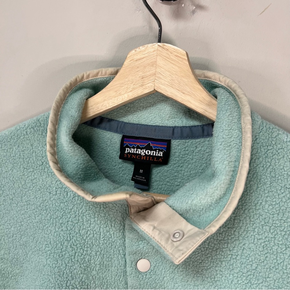 Patagonia Women's Two-Tone Snap-T Fleece Pullover - Mint & Tan - Picture 3 of 5